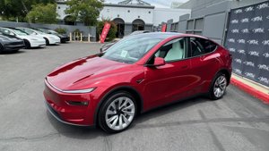 Tesla testet fahrerlose Autos auf Austins Straßen und kündigt Selbstauslieferung an