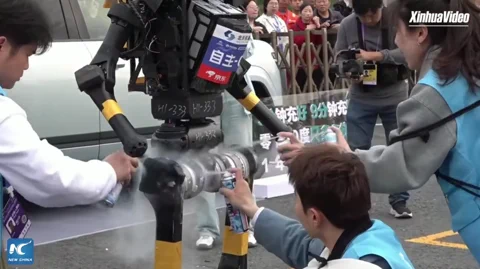 Roboter bricht menschlichen Weltrekord im Peking-Halbmarathon