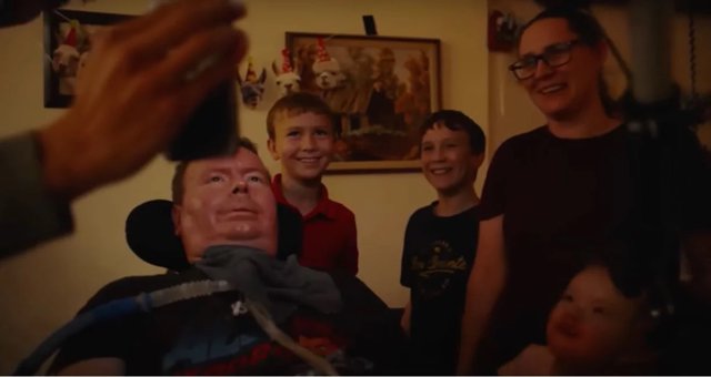 Grok vollendet seine Sätze, Neuralink liest seine Gedanken