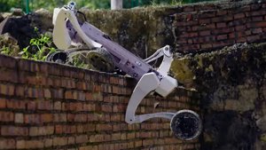 Lightyear M1: Ein Rad-Quadruped mit Parallelgelenken