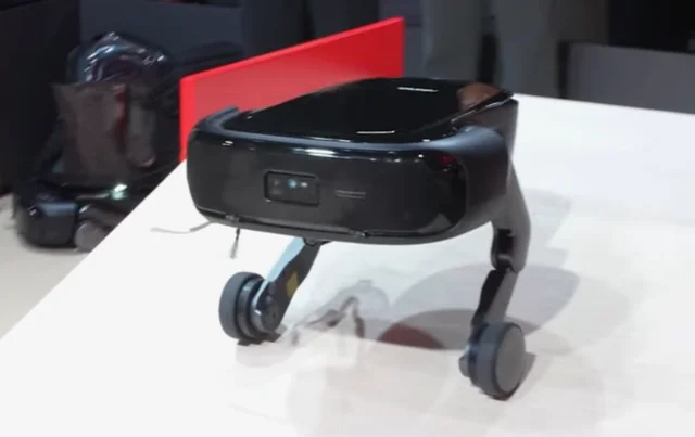 Roborock Saros Rover: A robotporszívó lábakkal