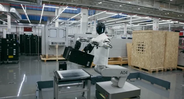 Schichtbeginn: Humanoid-Roboter HMND 01 im Einsatz bei Siemens
