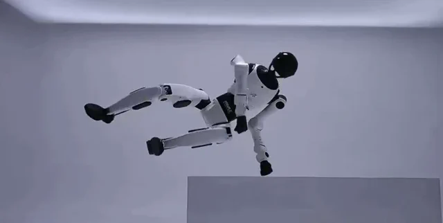 Chinas Tienkung 3.0 springt einhändig über 1-Meter-Wand
