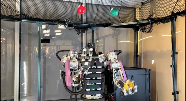 A RAI AthenaZero robotja emberi sebességgel mozgatja két karját