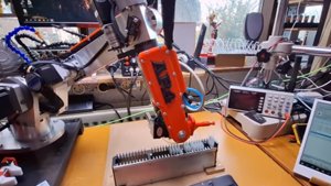 AR4 Roboterarm erhält virtuelle Steuerung im v6.0 Update