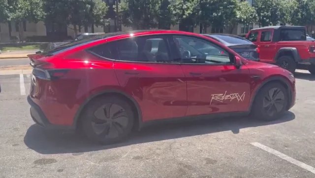 Tesla Robotaxis erobern die Straßen von Austin, Texas