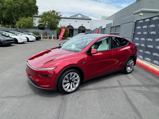 Tesla testet fahrerlose Autos auf Austins Straßen und kündigt Selbstauslieferung an