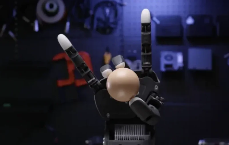 LinkerBot's Dexterous Hands: A Leap in Robotic Manipulation
