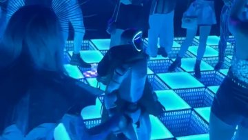 Roboter gewinnt Tanzwettbewerb, Menschheit schwitzt