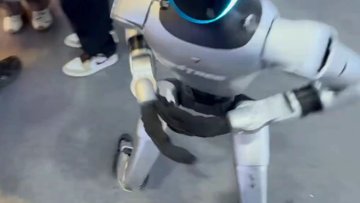 Unitree H1 greift Dennis Hong an, apology übersprungen