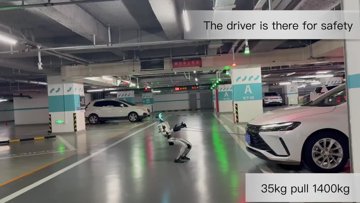 Unitree G1 Roboter zieht 1400 kg Auto