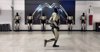 Teslas Optimus Roboter joggt im Labor