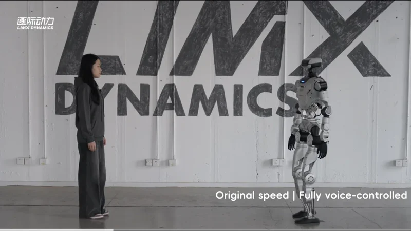 LimX Oli Roboter hört zu, gehorcht und tanzt