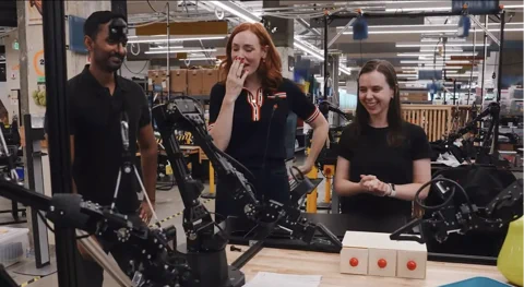 DeepMind-Roboter packen Lunch und weigern sich, Batman zu sein