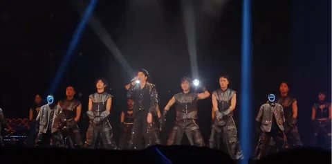 Unitree G1 Roboter als Backstage-Tänzer