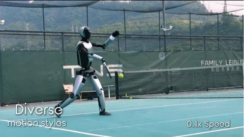 UBTECHs Walker S2 Roboter beherrscht den Rückhand-Schlag