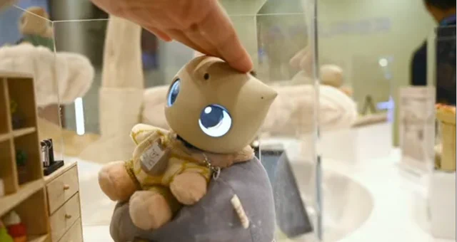 Neuer Desktop-Roboter von Fourier: Ein mehrsprachiges Kleinkind