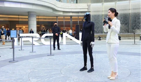 XPengs IRON-Humanoid: Dieser Gang ist fast schon unheimlich