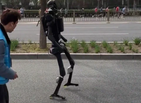 Roboter-Halbmarathon: Ein herrlich tollpatschiges Desaster