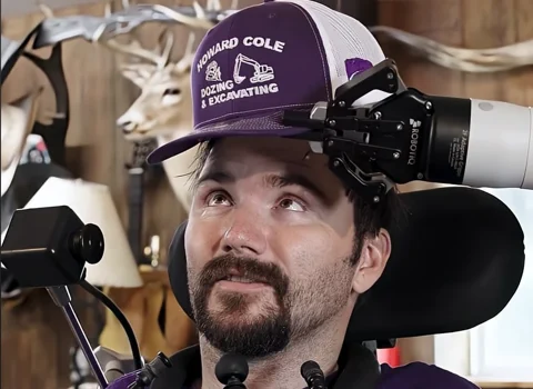 Neuralink-Patient steuert physischen Roboterarm mit Gedanken