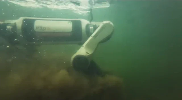 DEEP Robotics Lynx M20S: Teiche sind nur Pfützen