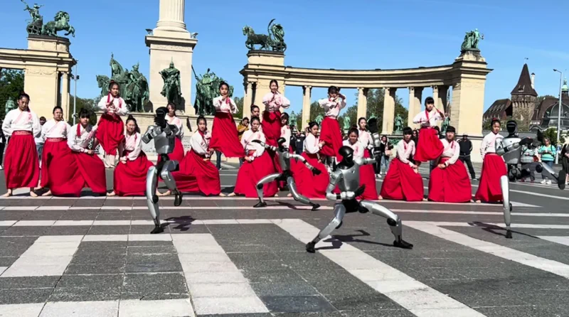 Unitree G1 Robot-Staffel übt Kung-Fu in Budapest