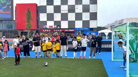 Roboter gegen Kinder: Fußball-Showdown in China