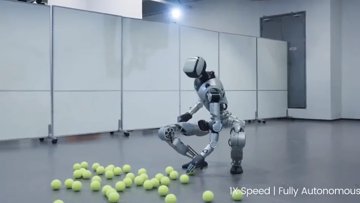 Humanoider Roboter Oli zeigt Tennisball-Fähigkeiten