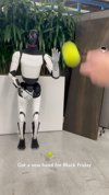 Tesla Optimus Roboter zeigt beeindruckende Fähigkeiten beim Ballfangen